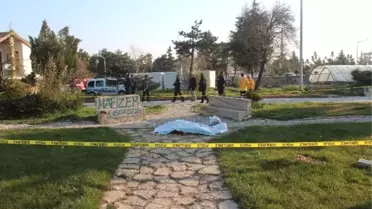 Boş Şişe Toplayan Şahıs Parkta Ölü Bulundu