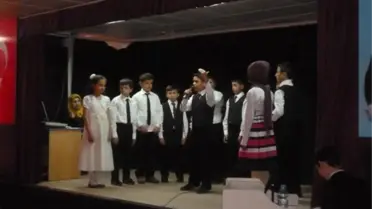 İmam Hatipli Öğrencilerden Kutlu Doğum Etkinliği