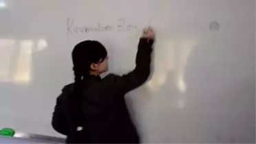 Iraklı ve Suriyeli Kadınlara Türkçe Okuma Yazma Sertifikası Verildi