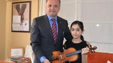 Cumhurbaşkanı Erdoğan'dan Geleceğin Keman Virtüözüne Hediye