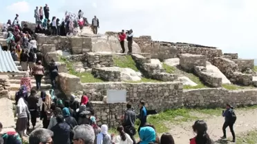 Elazığ'da Öğrenciler Harput Kalesini Gezdi