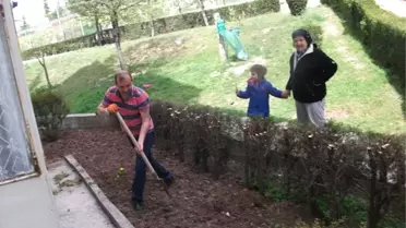 Bahçeler İmece Usulü ile Güzelleşiyor