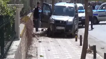 Seyir Halindeki Otomobil Kurşunlandı: 1 Ölü 3 Yaralı