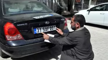 Hatay'da Suriyeliler'e Geçici Türk Plakası Verilmeye Başlandı