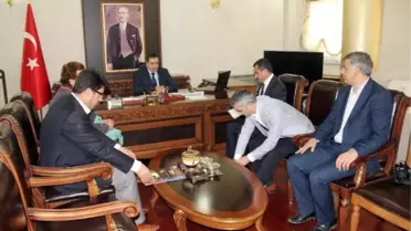 Emekli Doktor, Eğitime 500 Bin Lira Bağışladı