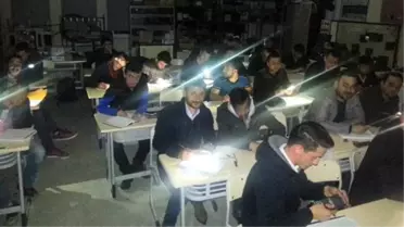 Doğu Karadeniz Karanlığa Gömüldü! Üniversiteliler Çözümü Telefonda Buldu