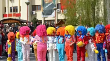 Bor'da Soğuk Havada 23 Nisan Coşkusu