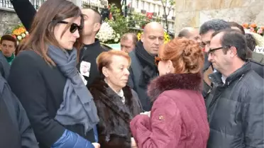 Prof. Dr. Ayhan Kızıl Toprağa Verildi