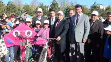 Beyşehir'de Gökyüzü Uçurtmalarla Şenlendi
