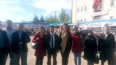 Aybüke Topçubaşı kermese katıldı