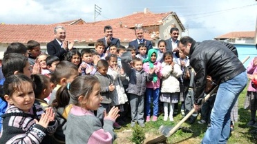 Fidanlar, Şehit Teğmen Ahmet Tarım Anısına Toprakla Buluştu
