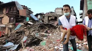 Nepal'de Ölü Sayısı 4 Bini Geçti, Sayı 10 Bine Yükselebilir