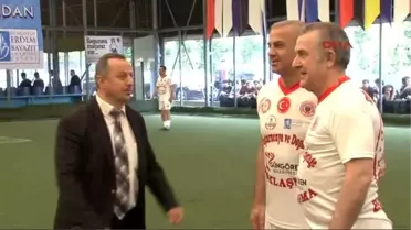Ünlü Futbolcular 'Gazozuna' Maç Yaptılar