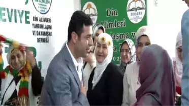 Demirtaş, Din Adamlarının Yanında Diyanet'i Sert Sözlerle Eleştirdi...