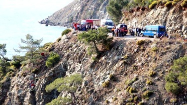 Uçurumun Kıyısında Asılı Kalan İngiliz Turistin Mucize Kurtuluşu