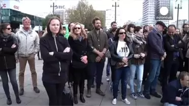 Washington'ı Zora Sokan Köstebeklerin Heykeli Berlin'de