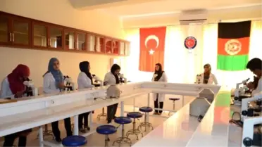 Tika'dan Afganistan'da Tıp Fakültesine Tadilat ve Malzeme Desteği