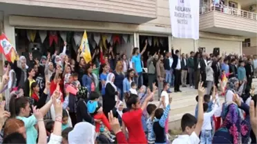 HDP Bağlar'ın Alipınar Mahallesi'nde Seçim Bürosunu Açtı