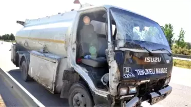Yükünü Kontrol Ederken Tanker Çarpan Sürücü Öldü