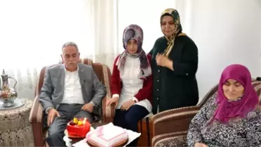Ak Partili Berber'den Şehit Madenci Çocuğuna Doğum Günü Sürprizi