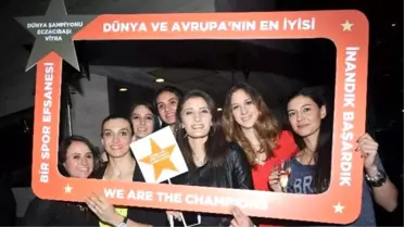 Eczacıbaşı Vitra Dünya Şampiyonluğunu Kutladı