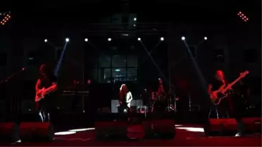 Kurtalan Ekspres Barış Manço Anma Gecesinde Konser Verdi