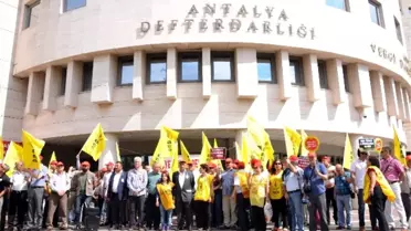 Antalya Defterdarlığında 1 Günlük Grev