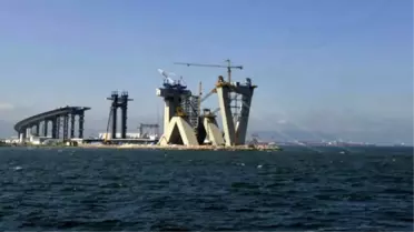 Dünyanın 4'üncü Büyük Asma Köprüsünde Kuleler Tamamlandı