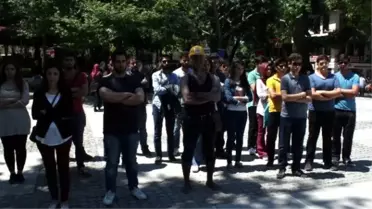 Soma'da Hayatını Kaybedenler İçin Duran Adam Oldu