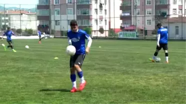 Kulübün Maddi Sıkıntısı, Milli Formayı Getirdi