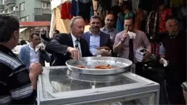 Özden, Kendi Elleriyle Tatlı İkramı Yaptı
