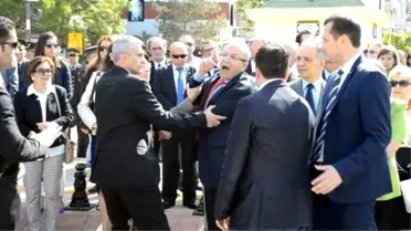 19 Mayıs Kutlamalarında 'Siyasi Bayrak' Krizi