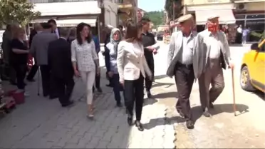Bartın'da Genç Milletvekili Adayına İlgi