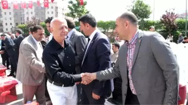Gençlerin Gösterileri Milletvekili Adaylarını Büyüledi