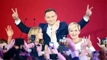 Polonya'da Cumhurbaşkanlığı Seçimlerini Duda Kazandı