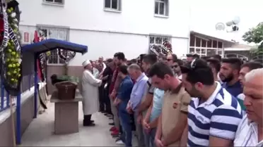 Trafik Kazasında Hayatını Kaybeden Galatasaray Taraftarı Toprağa Verildi