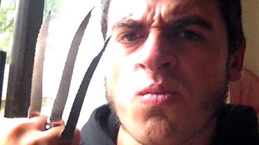 Wolverine Hayranı Genç Annesini, Kardeşini ve Üvey Babasını Doğradı