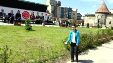 CHP'nin Seçim Tır'ını 'Tarihi Alana Zarar Veriyor' Diye Kaldırmak İstediler