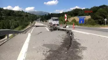 Sakarya Turistik İlçenin Çöken Yolu 2 Aydır Onarılamadı