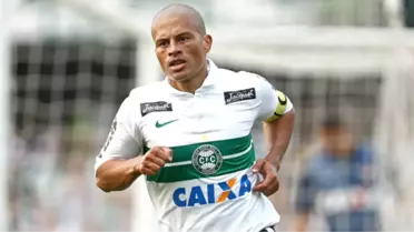 Cruzeiro, Alex de Souza'ya Jübile Düzenleyecek