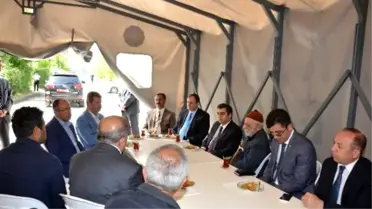 Vali Düzgün'den Şehit Polis Memurunun Baba Evine Taziye Ziyareti