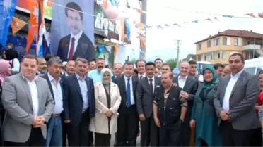 AK Parti Seçim Bürosunu Makedonya Bakan Nejdet Mustafa Açtı