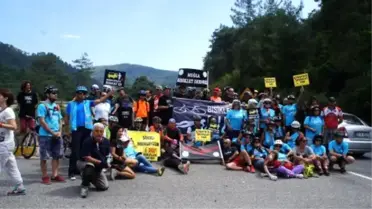 Fransız Bisikletçinin Ölümü Protesto Edildi (2)