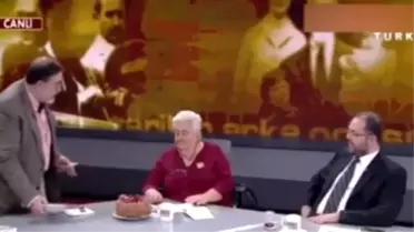 Nurhan Atasoy'dan Murat Bardakçı'ya: Yerim Senin Şeyini