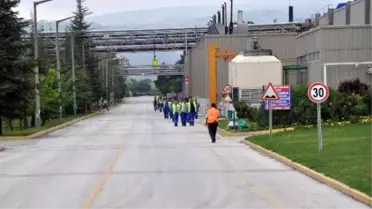 Ford Otosan İnönü Fabrikası'nda Üretim Başladı,40 İşçi Eylemi Sürdürüyor
