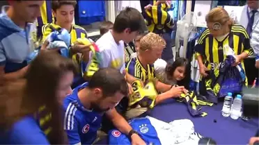 Türk Futbolundan Dirk Kuyt Geçti (Arşiv)