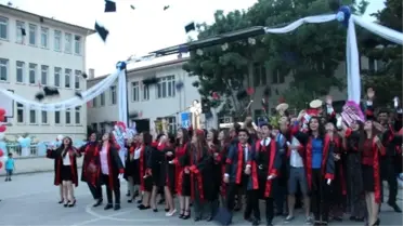 Tarihi Erzincan Lisesi 65. Mezunlarını Coşkuyla Uğurladı