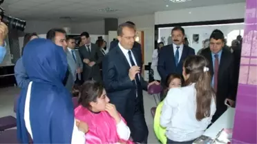 Vali Taşyapan'dan Okul Ziyareti