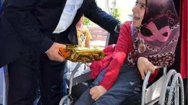 Başkan Yazgı'dan Anlamlı Hediye