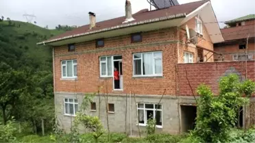 Yine Rize Yine İlginç Mimari! 2. Kattaki Balkon Kapısı Boşluğa Açılıyor